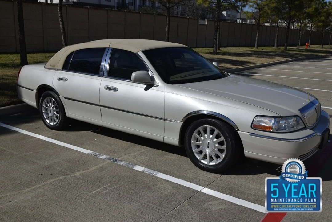2006 Lincoln Town Car - Image 4 of 4