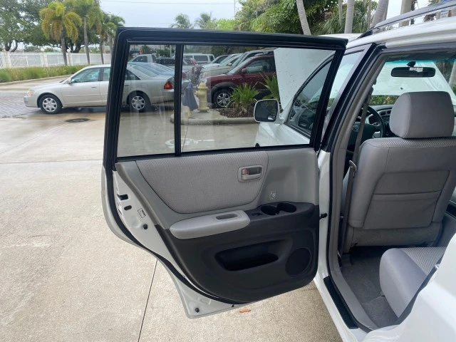 2006 Toyota Highlander - Image 14 of 21