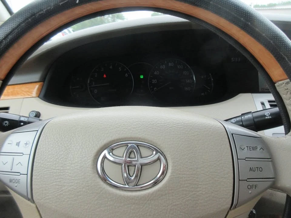 2006 Toyota Avalon 3rd Gen - Image 12 of 15