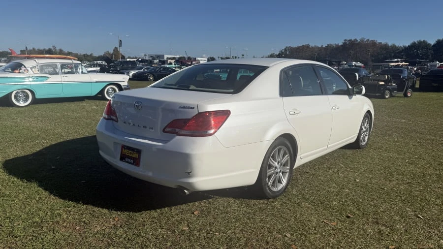 2006 Toyota Avalon 3rd Gen - Image 3 of 9