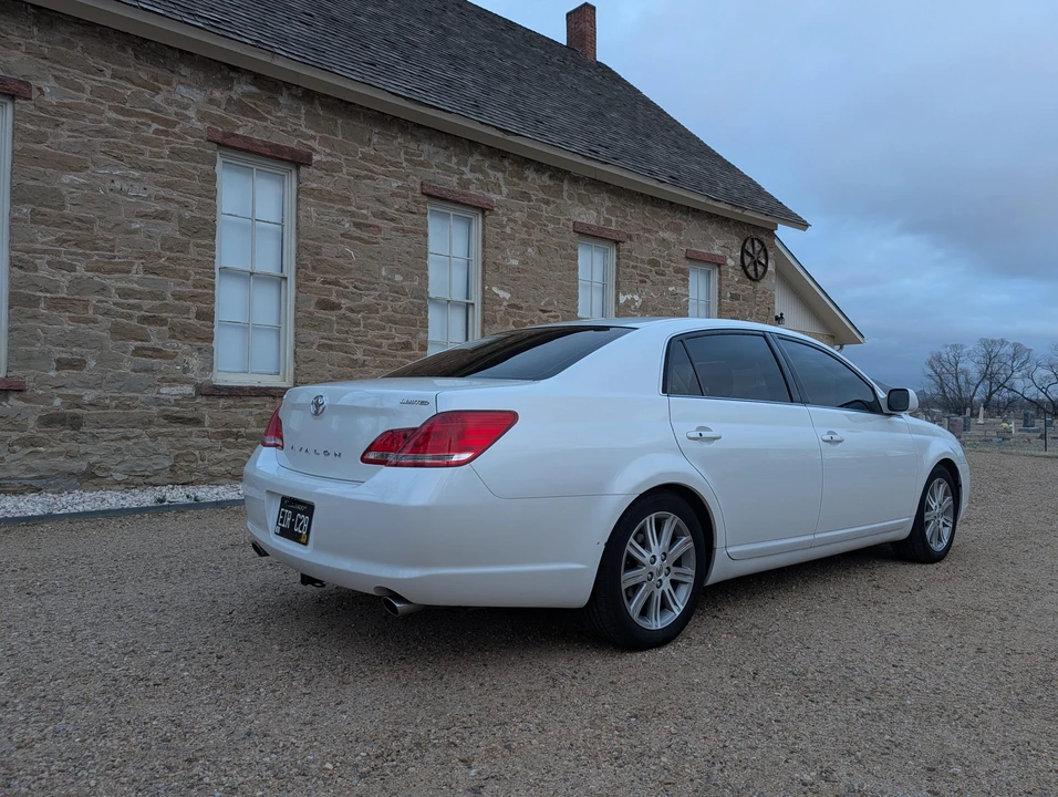 2006 Toyota Avalon 3rd Gen - Image 20 of 21