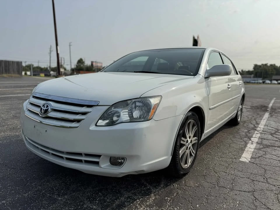 2006 Toyota Avalon 2nd Gen - Image 2 of 18