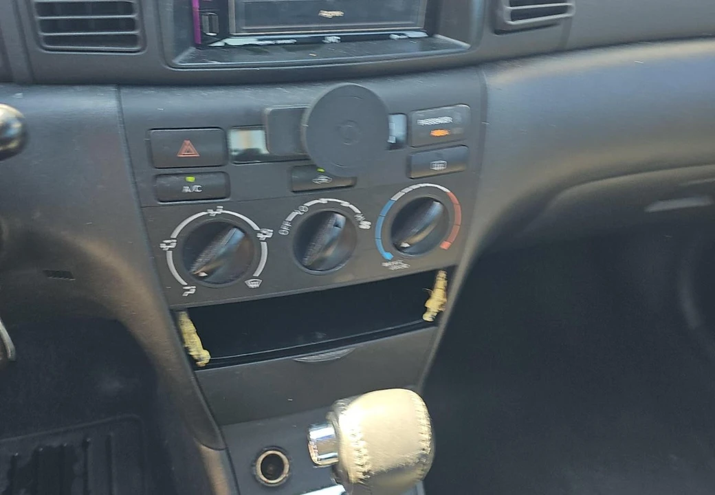 2006 Toyota Corolla 9th Gen - Image 13 of 16