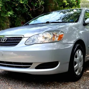 2006 Toyota Corolla LE 4dr Sedan w/Automatic
