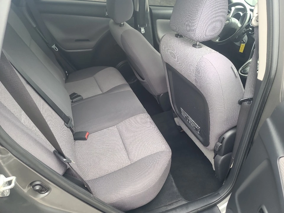 2006 Toyota Matrix 1st Gen - Image 13 of 21