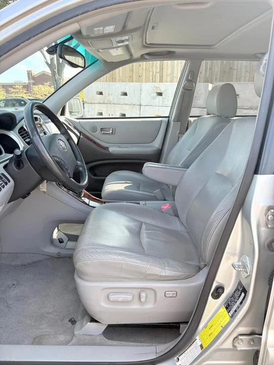 2006 Toyota Highlander - Image 8 of 11
