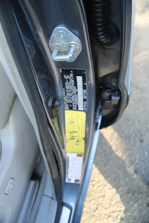 2006 Toyota Highlander - Image 10 of 21