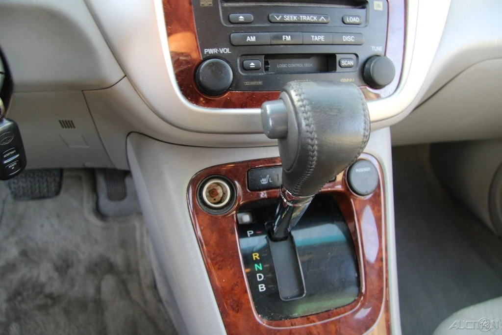 2006 Toyota Highlander - Image 16 of 21