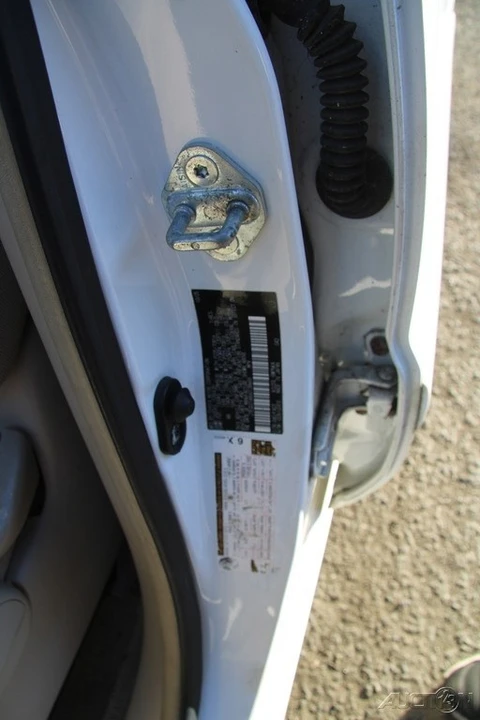2006 Toyota Highlander - Image 10 of 21