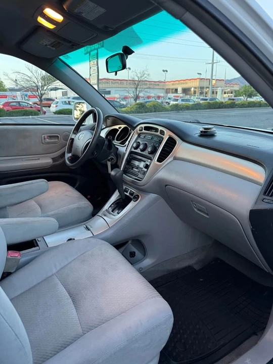2006 Toyota Highlander - Image 10 of 15