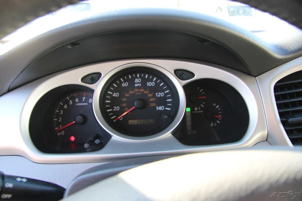 2006 Toyota Highlander - Image 14 of 21