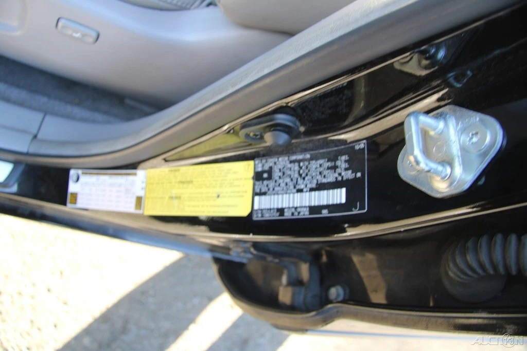 2006 Toyota Highlander - Image 10 of 21