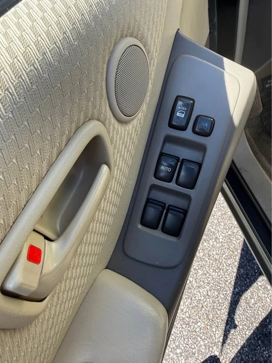2006 Toyota Highlander - Image 15 of 20