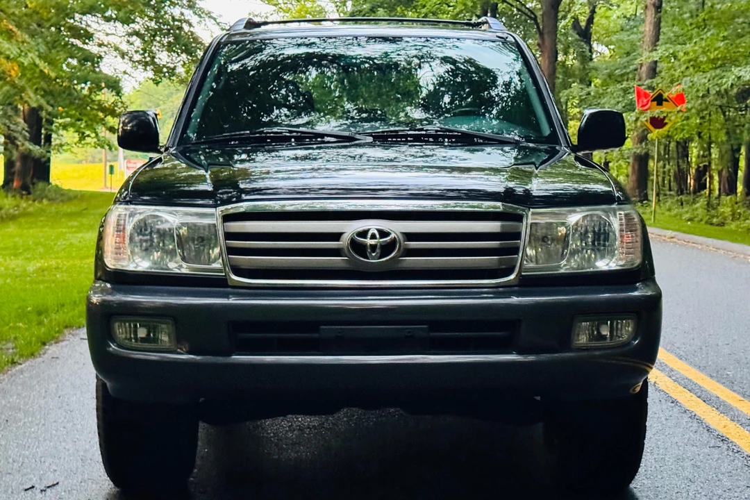 2006 Toyota Land Cruiser - Image 2 of 31