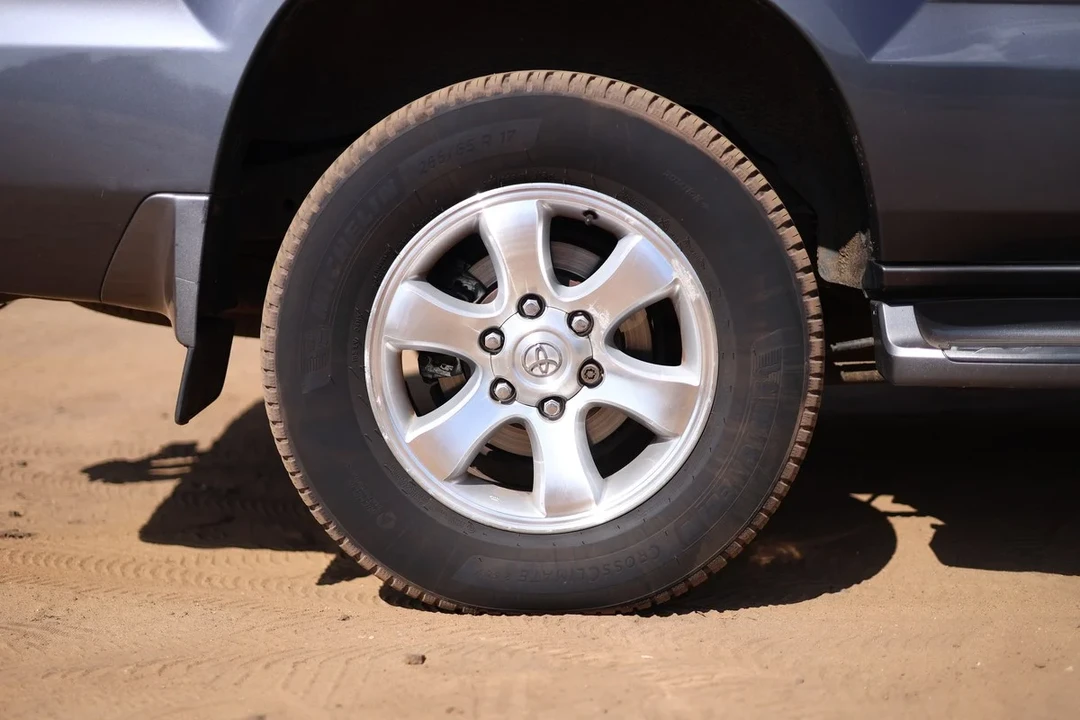2006 Toyota J100 Land Cruiser - Image 6 of 30