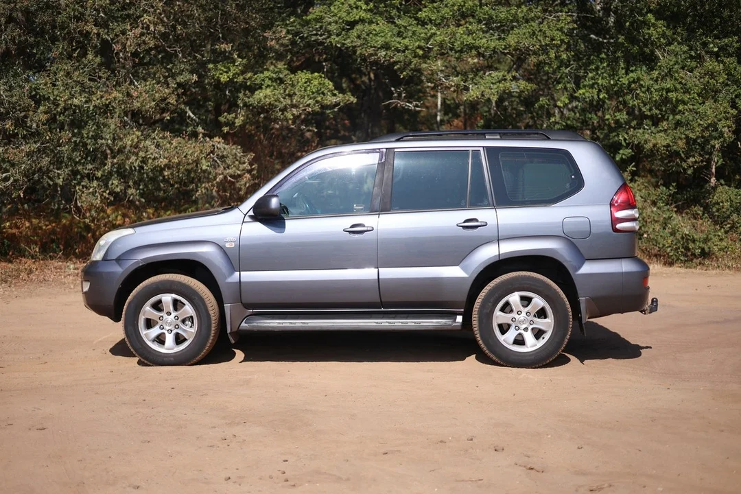 2006 Toyota J100 Land Cruiser - Image 5 of 30