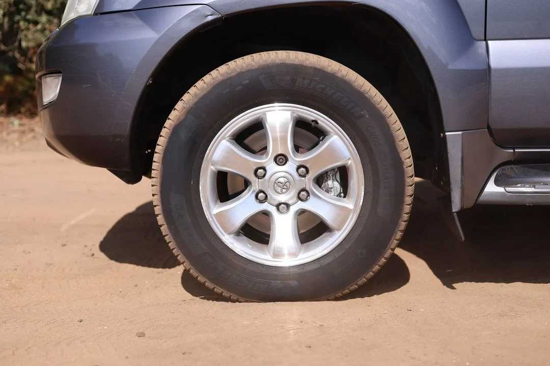 2006 Toyota J100 Land Cruiser - Image 27 of 30