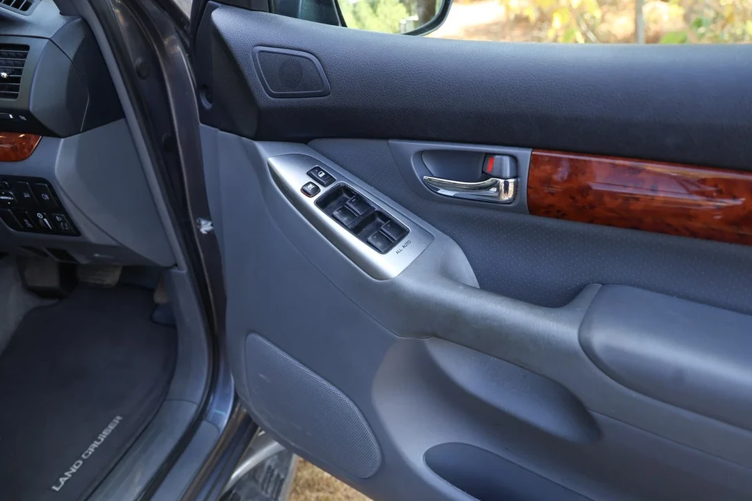2006 Toyota J100 Land Cruiser - Image 29 of 30