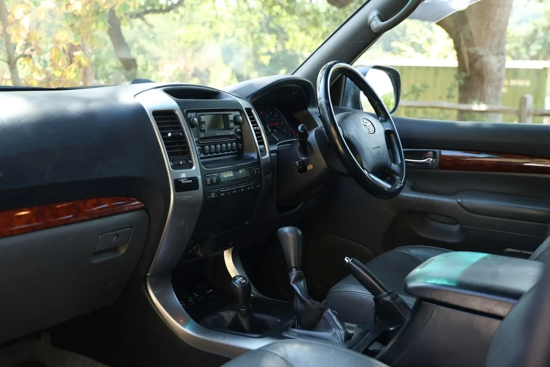 2006 Toyota J100 Land Cruiser - Image 8 of 30