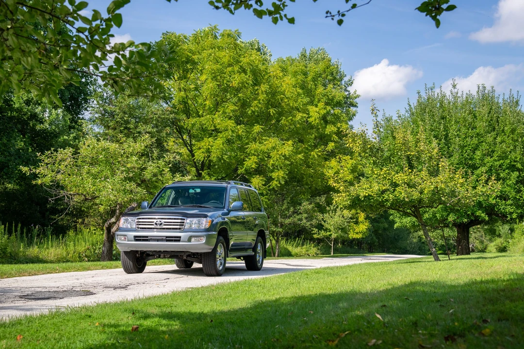 2006 Toyota J100 Land Cruiser - Image 2 of 31
