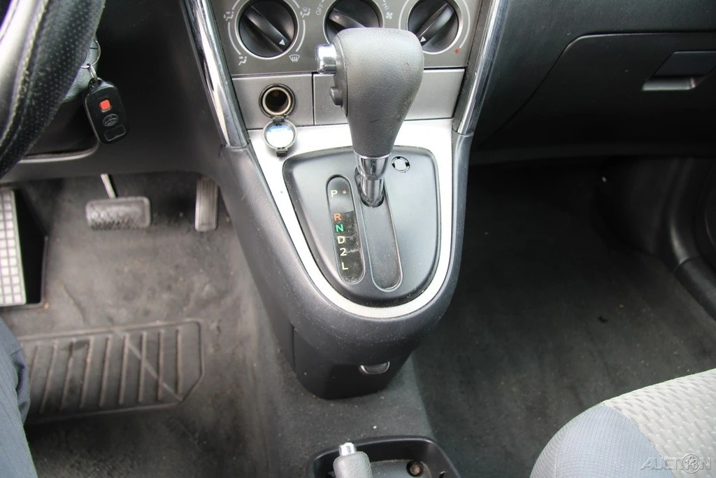 2006 Toyota Matrix 1st Gen - Image 17 of 21