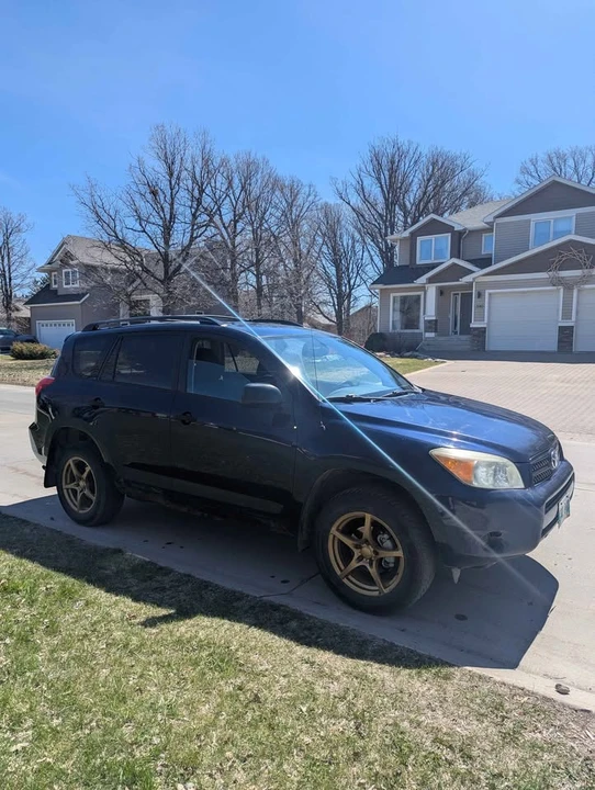 2006 Toyota RAV4 3rd Gen - Image 2 of 10