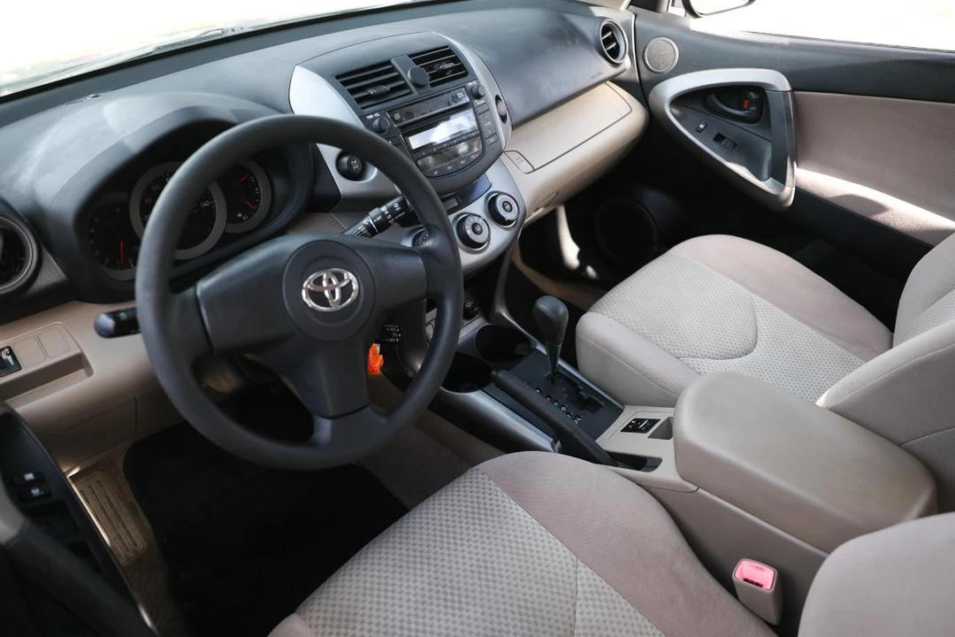 2006 Toyota RAV4 3rd Gen - Image 4 of 12