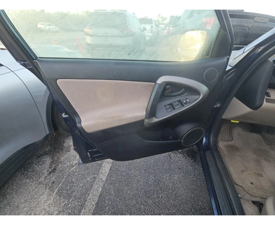 2006 Toyota RAV4 3rd Gen - Image 11 of 12