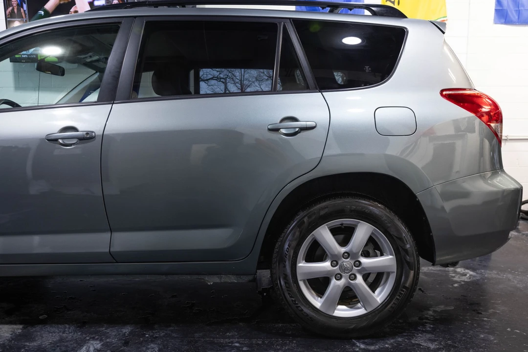 2006 Toyota RAV4 3rd Gen - Image 7 of 12