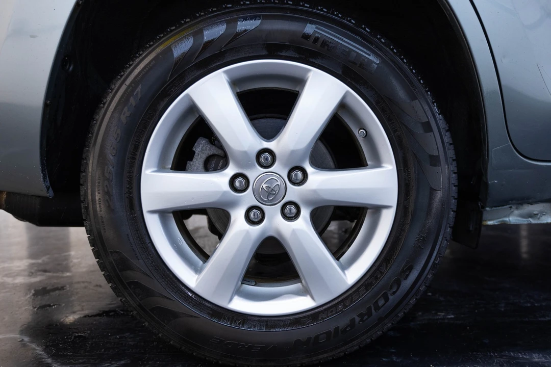 2006 Toyota RAV4 3rd Gen - Image 15 of 21