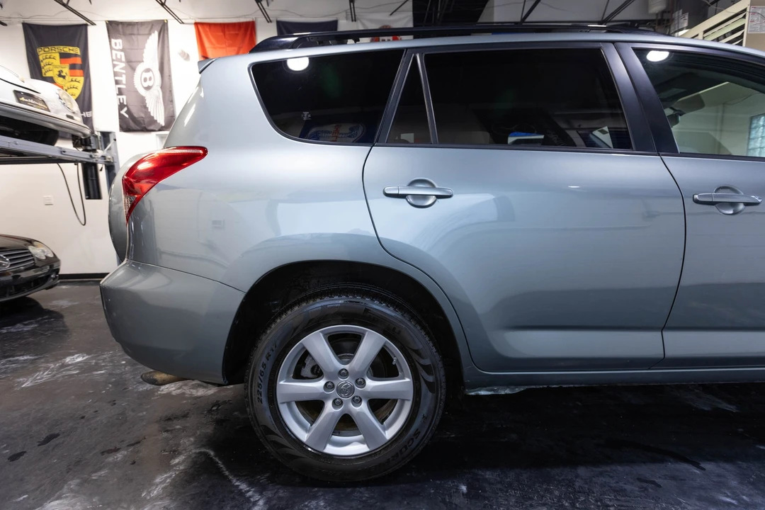 2006 Toyota RAV4 3rd Gen - Image 14 of 21