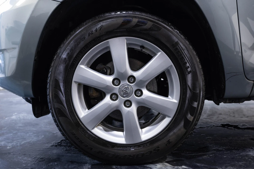 2006 Toyota RAV4 3rd Gen - Image 4 of 21