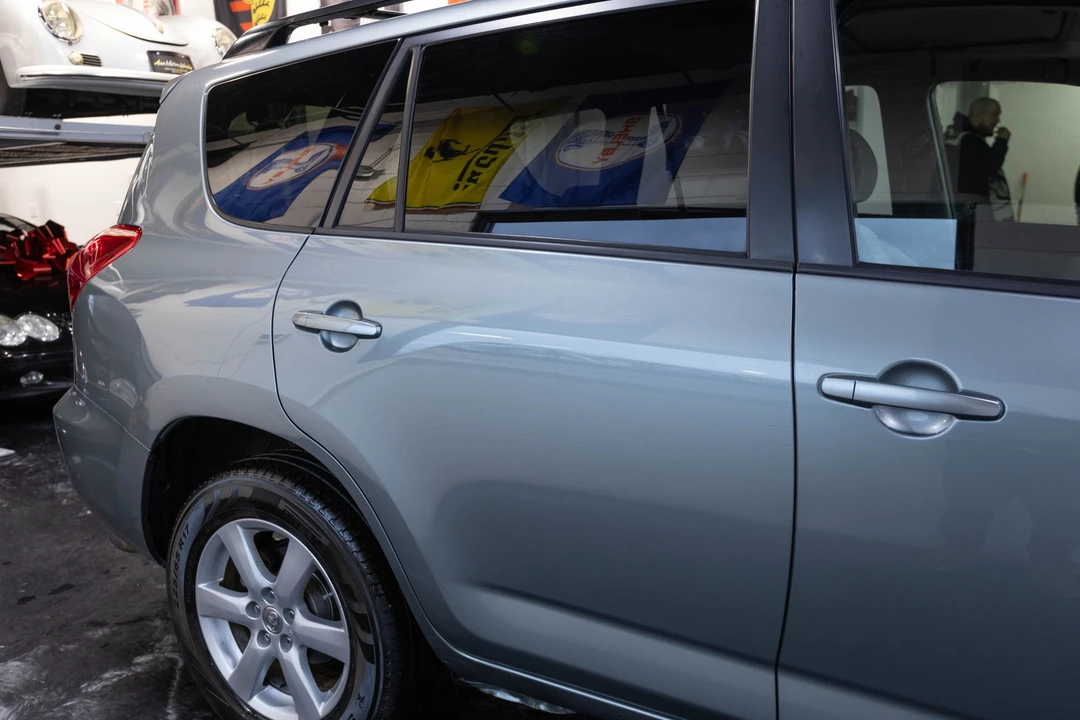 2006 Toyota RAV4 3rd Gen - Image 13 of 21