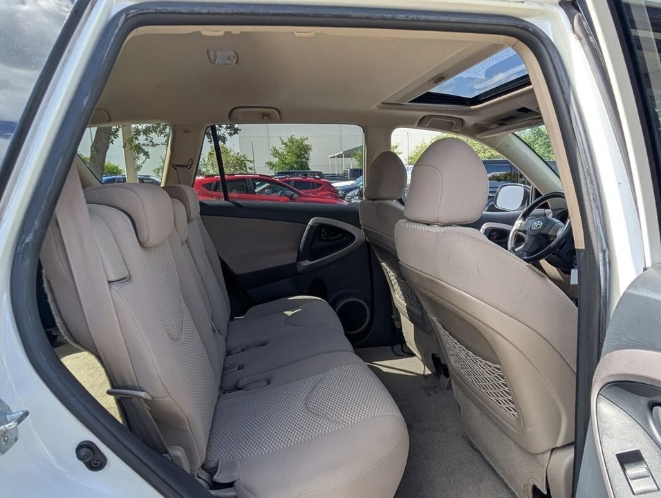 2006 Toyota RAV4 3rd Gen - Image 16 of 21