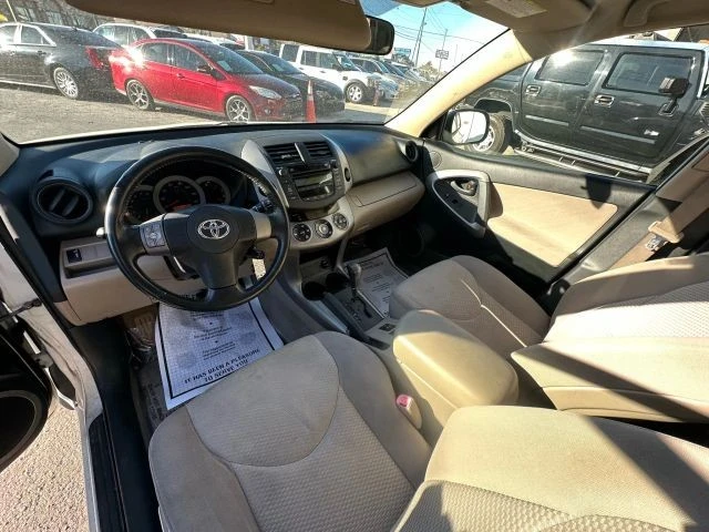 2006 Toyota RAV4 3rd Gen - Image 9 of 12