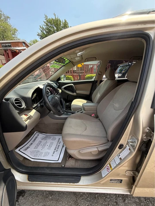 2006 Toyota RAV4 3rd Gen - Image 7 of 13
