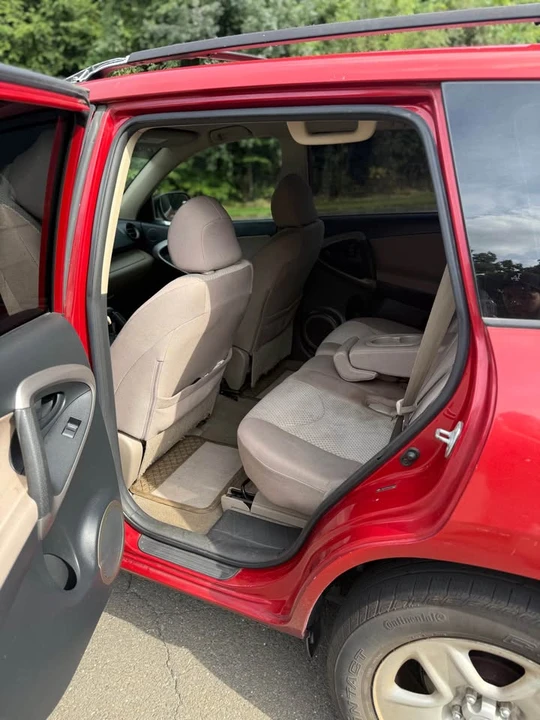 2006 Toyota RAV4 3rd Gen - Image 5 of 8
