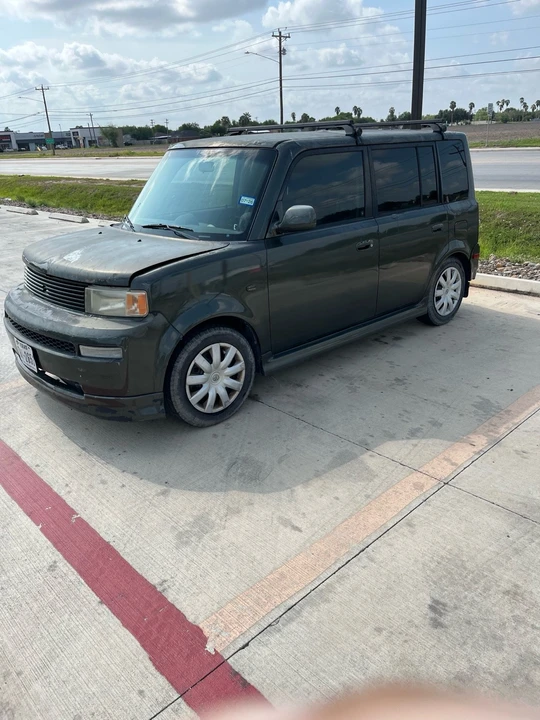 2006 Scion xB - Image 2 of 7