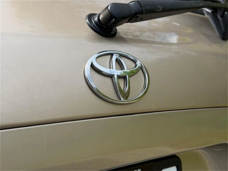 2006 Toyota Sequoia 1st Gen - Image 17 of 31