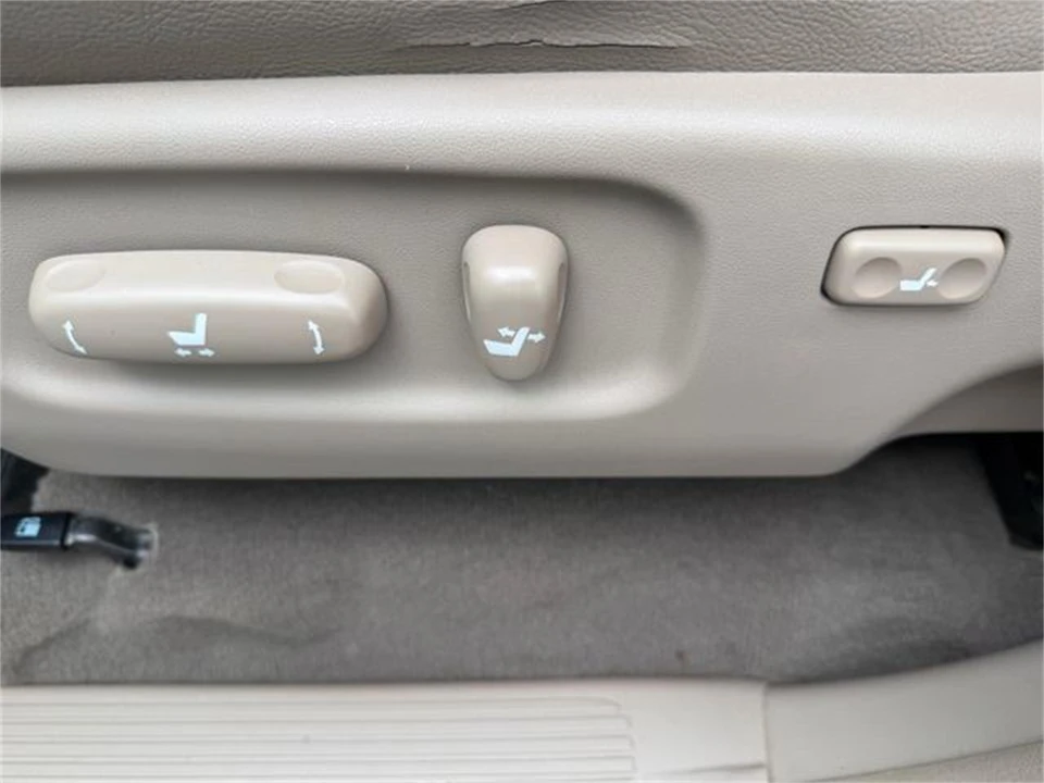 2006 Toyota Sequoia 1st Gen - Image 23 of 31