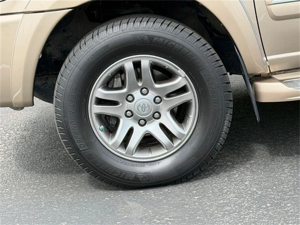 2006 Toyota Sequoia 1st Gen - Image 9 of 31