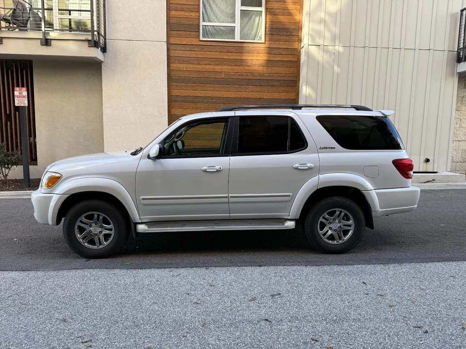 2006 Toyota Sequoia 1st Gen - Image 14 of 21