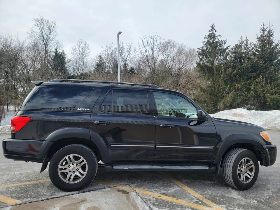 2006 Toyota Sequoia 1st Gen - Image 2 of 18