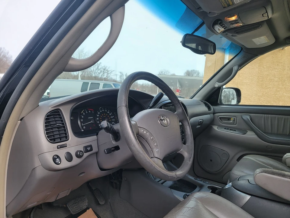 2006 Toyota Sequoia 1st Gen - Image 8 of 18