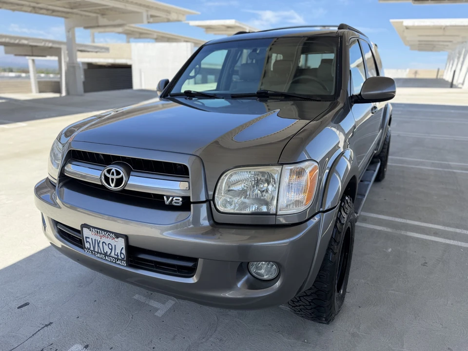 2006 Toyota Sequoia 1st Gen - Image 9 of 31