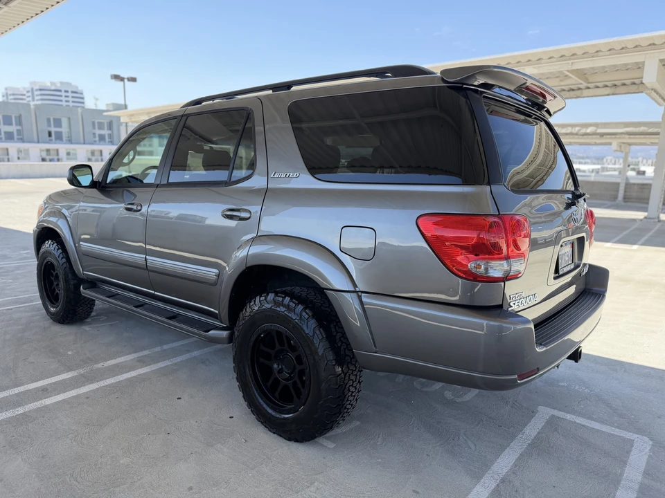 2006 Toyota Sequoia 1st Gen - Image 19 of 31