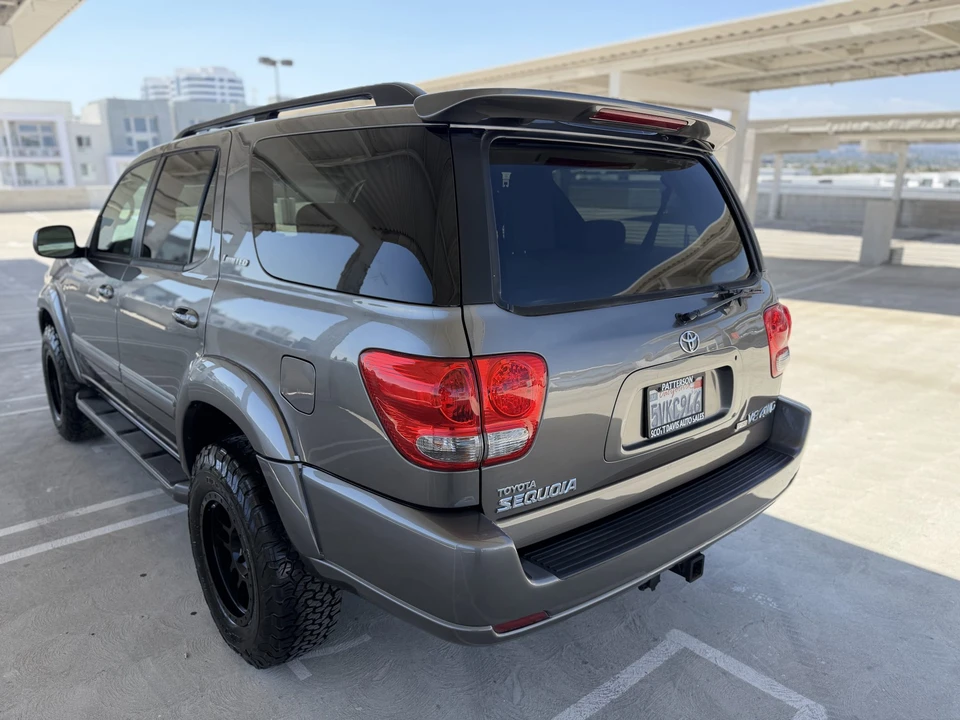 2006 Toyota Sequoia 1st Gen - Image 22 of 31