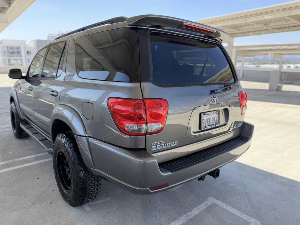 2006 Toyota Sequoia 1st Gen - Image 23 of 31