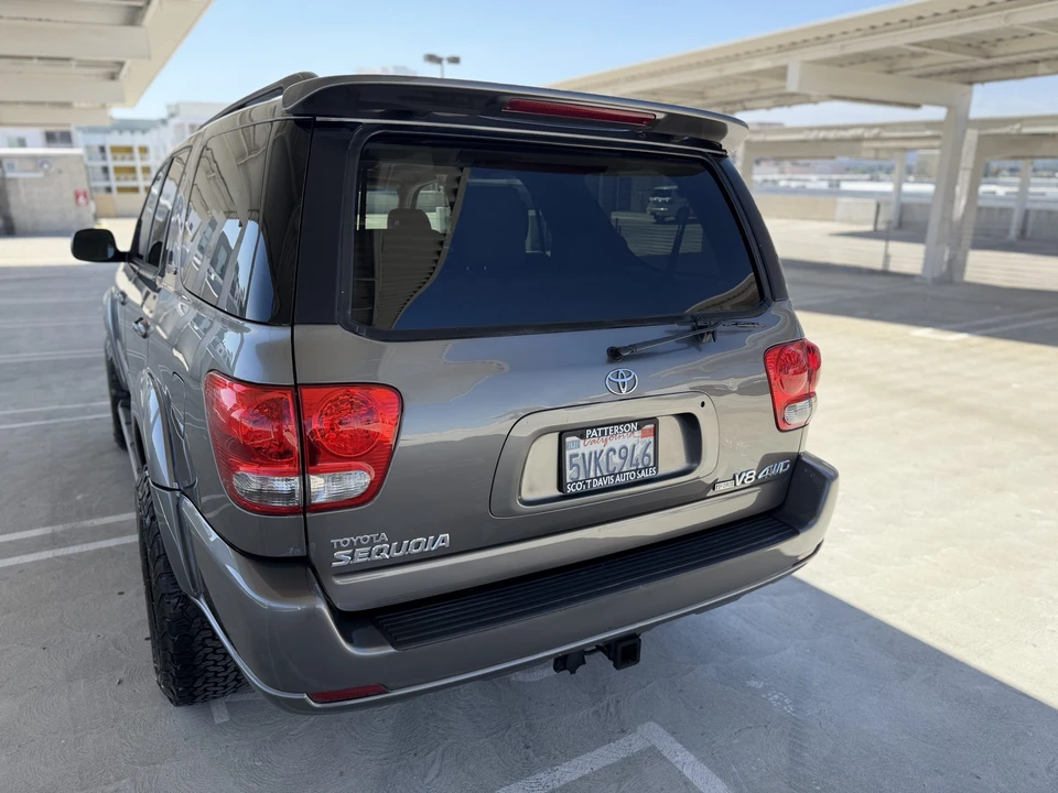 2006 Toyota Sequoia 1st Gen - Image 26 of 31
