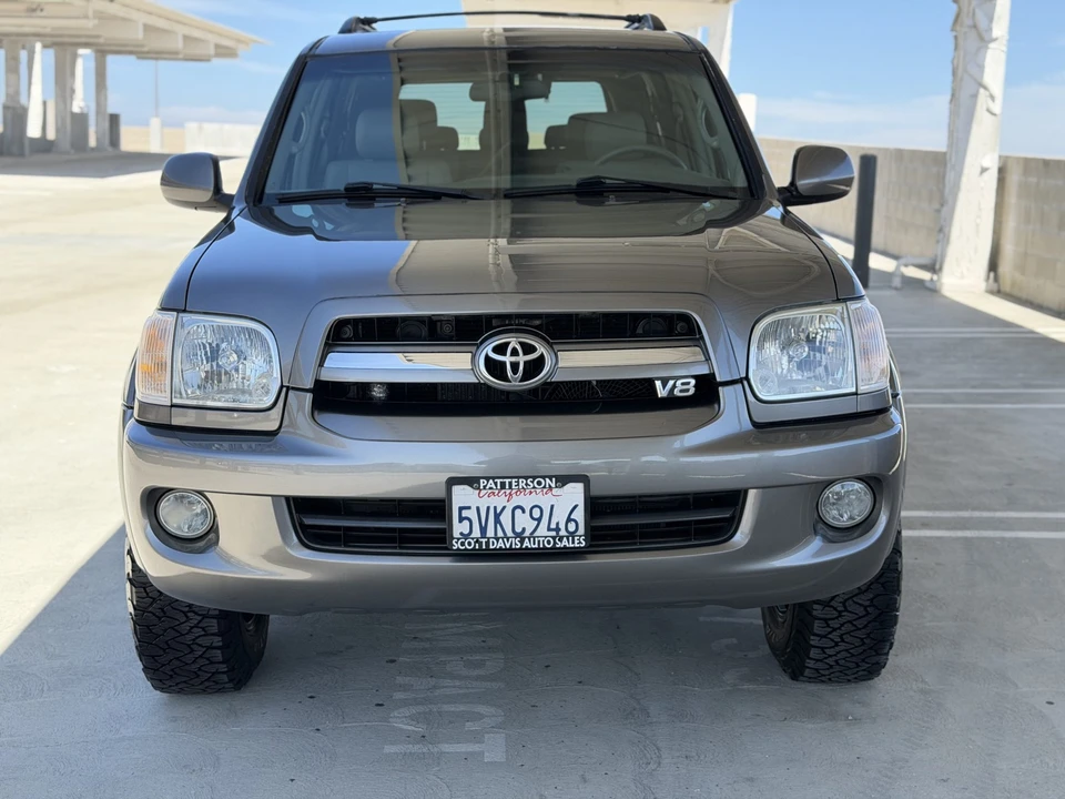 2006 Toyota Sequoia 1st Gen - Image 2 of 31